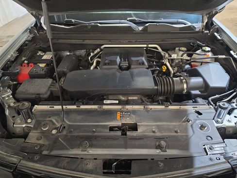 Used 2023 Chevrolet Colorado Z71 AWD/4WD image 17