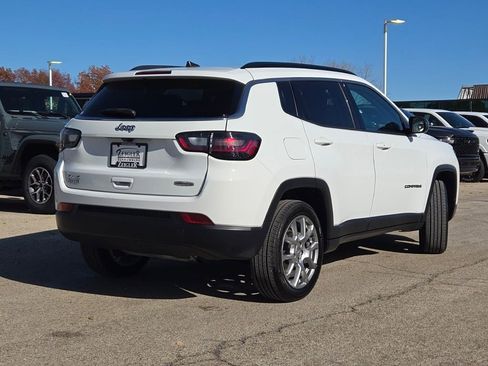 Used 2022 Jeep Compass Latitude w/ Sun and Sound Group image 13