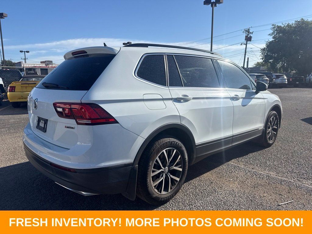 Used 2019 Volkswagen Tiguan SE w/ Panoramic Sunroof Package AWD/4WD image 2