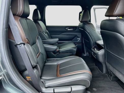 Certified 2025 Nissan Armada SL w/ Captain's Chari Seat Package AWD/4WD image 25