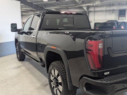 Used 2024 GMC Sierra 3500 Denali w/ Denali Reserve Package image 5