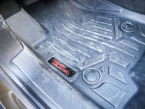 Used 2025 GMC Canyon AT4 w/ AT4 Premium Package AWD/4WD image 31