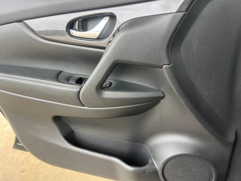 Used 2020 Nissan Rogue SV AWD/4WD image 7