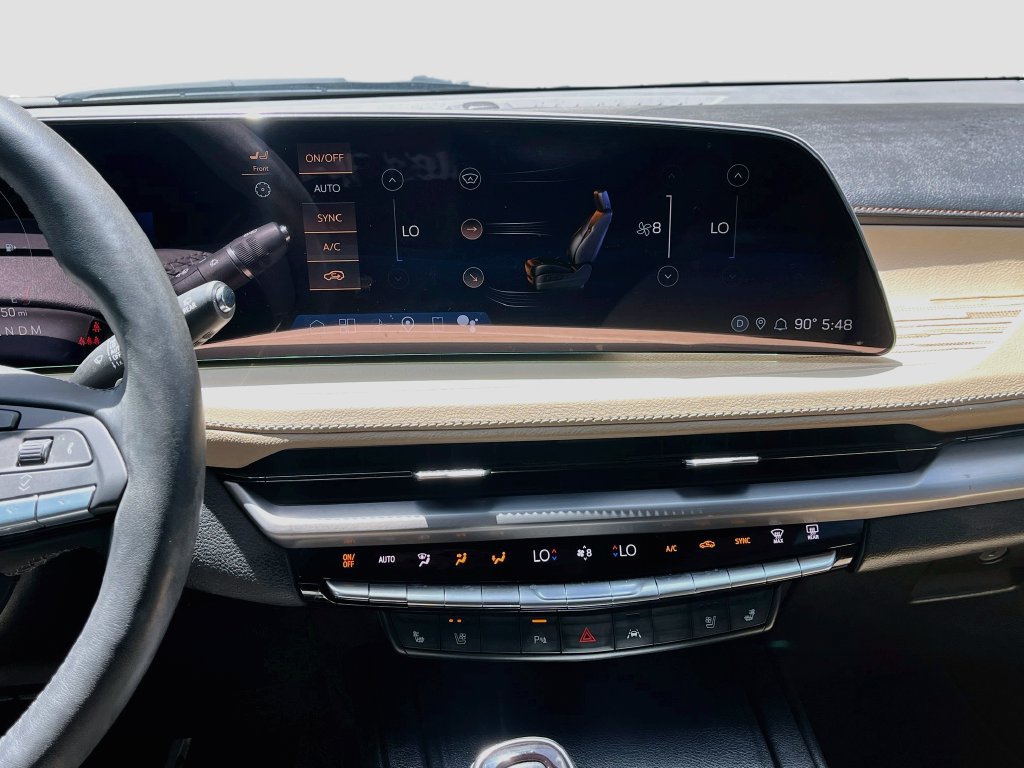 Used 2025 Cadillac XT4 Premium Luxury FWD image 16