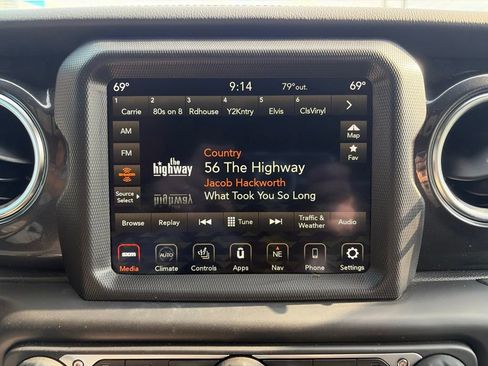 Used 2021 Jeep Wrangler Unlimited Sahara AWD/4WD image 24