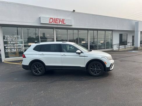 Used 2022 Volkswagen Tiguan SE AWD/4WD image 2