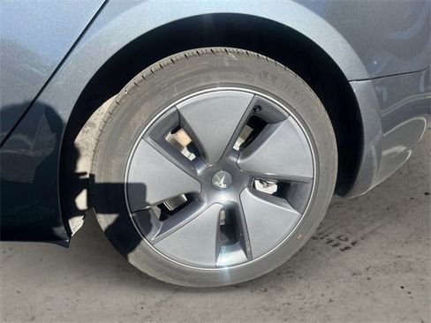 Used 2023 Tesla Model 3 Standard Range image 14
