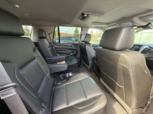 Used 2017 GMC Yukon SLT w/ Premium Edition image 31
