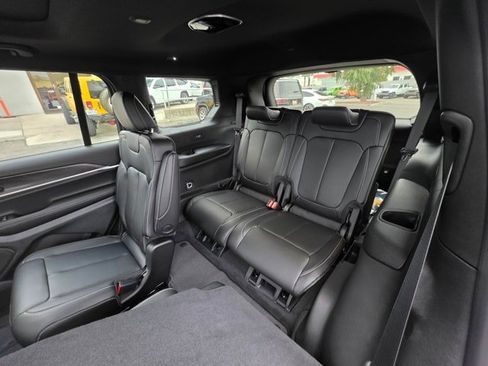 New 2025 Jeep Grand Cherokee L Limited w/ Trailer Tow Package image 21