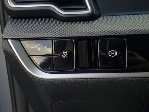 Used 2025 Kia Sportage LX image 14