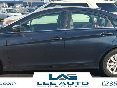 Used 2011 Hyundai Sonata GLS FWD image 2
