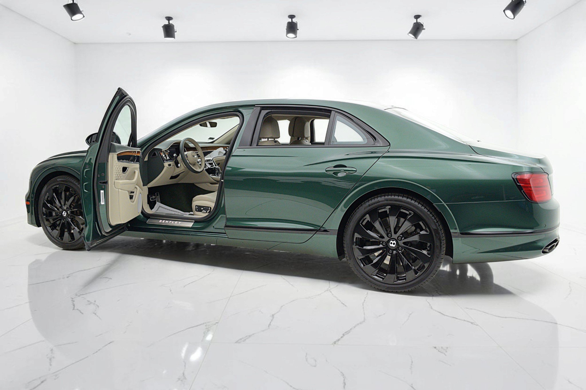 Certified 2022 Bentley Flying Spur V8 AWD/4WD image 6
