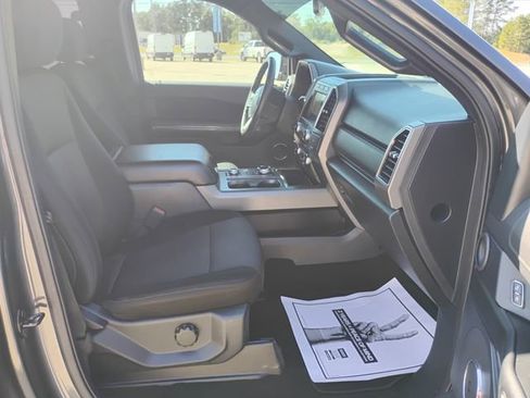 Used 2020 Ford Expedition XLT image 16