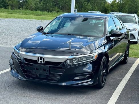 Used 2018 Honda Accord EX image 3