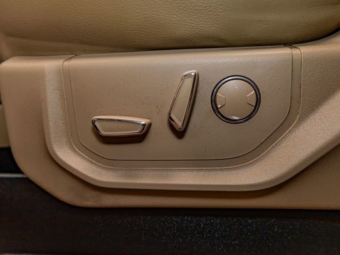 Used 2017 Ford F250 Lariat w/ Chrome Package image 20