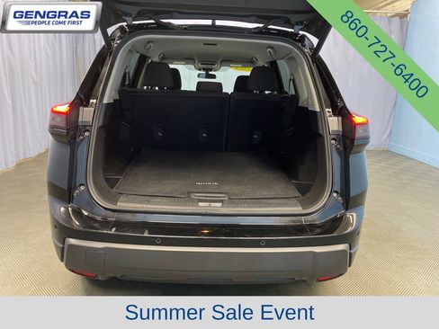 Used 2025 Nissan Rogue SV AWD/4WD image 33