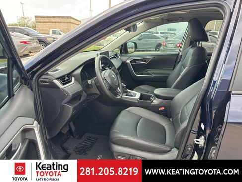 Used 2024 Toyota RAV4 XLE Premium image 15