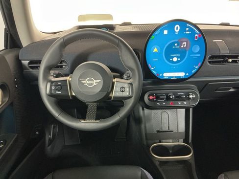 Certified 2025 MINI Cooper 2-Door Hardtop image 9