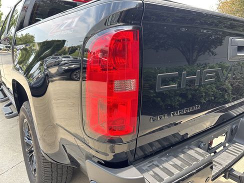 Used 2022 Chevrolet Colorado Z71 w/ Trail Boss Package AWD/4WD image 12