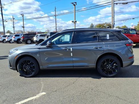 New 2026 Lincoln Corsair Premiere image 4