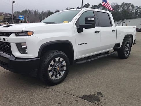 Used 2023 Chevrolet Silverado 2500 Custom w/ Custom Value Package image 2
