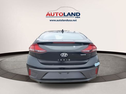 Used 2020 Hyundai Ioniq SE image 3