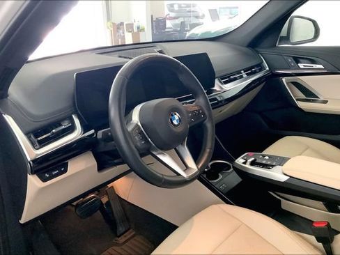 Used 2023 BMW X1 xDrive28i AWD/4WD image 7
