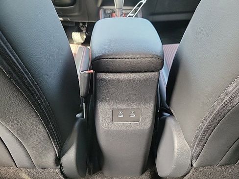 Used 2025 Nissan Kicks SR AWD/4WD image 17