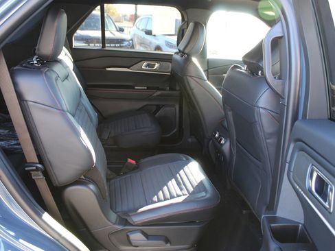 New 2026 Ford Explorer ST-Line w/ ST-Line Street Pack image 14