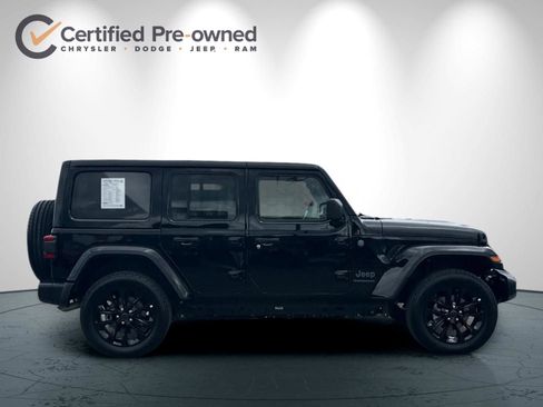 Certified 2025 Jeep Wrangler Unlimited Sahara w/ Safety Group AWD/4WD image 3