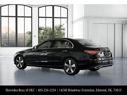 Used 2025 Mercedes-Benz C 300 4MATIC Sedan image 30