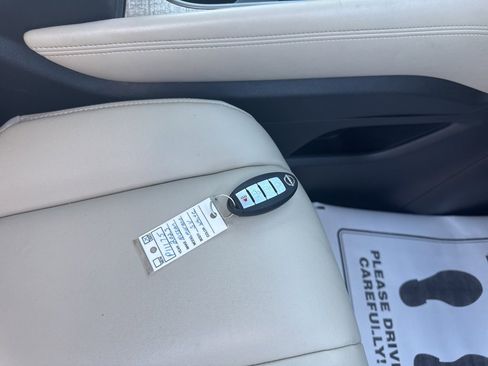 Used 2023 Nissan Murano SV image 19