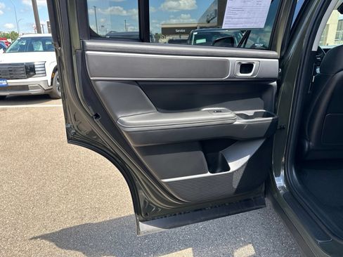 Used 2025 Hyundai Santa Fe SEL AWD/4WD image 25