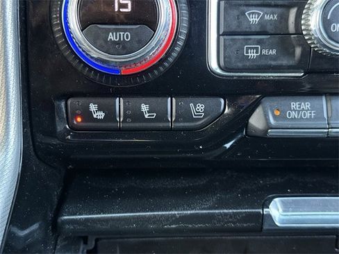 Used 2022 GMC Yukon XL Denali image 22