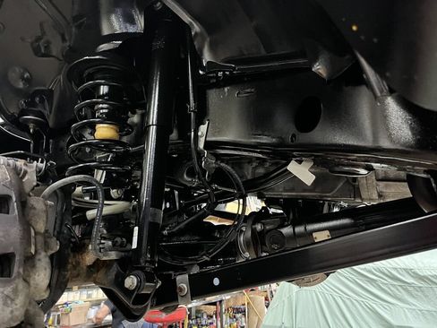 Used 2022 Jeep Wrangler Unlimited Sahara w/ LED Lighting Group AWD/4WD image 25