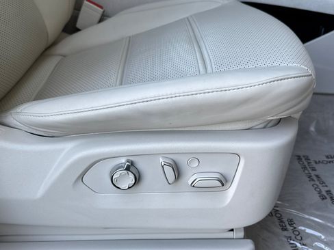 Used 2021 Cadillac Escalade Premium Luxury Platinum image 23