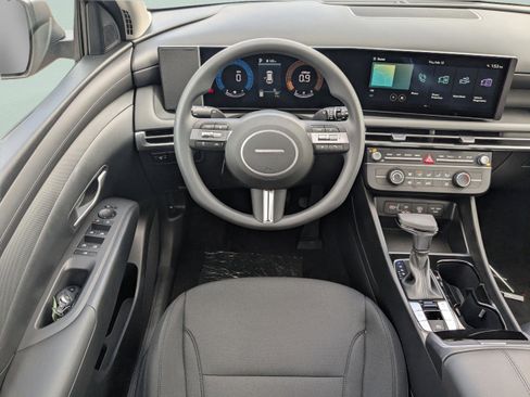 New 2026 Hyundai Tucson SE image 15