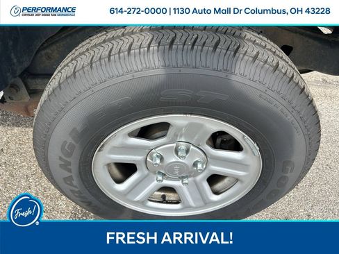 Used 2016 Jeep Wrangler Unlimited Sport w/ Connectivity Group AWD/4WD image 11