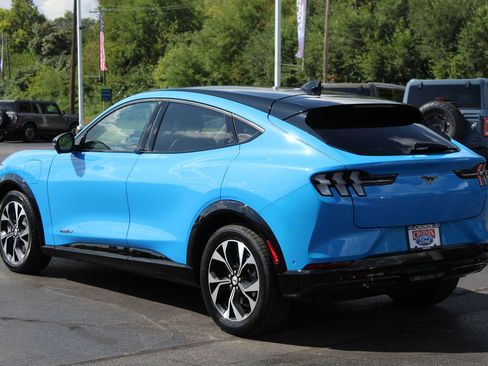 Used 2022 Ford Mustang Mach-E Premium image 5