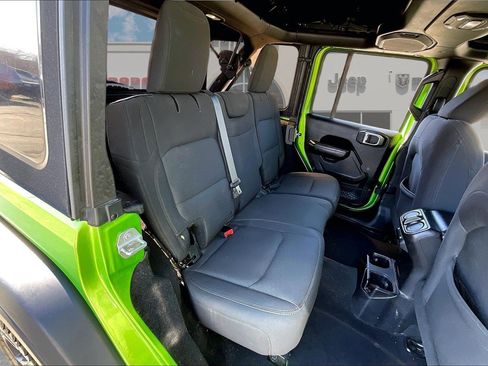 Used 2018 Jeep Wrangler Unlimited Sport S image 23