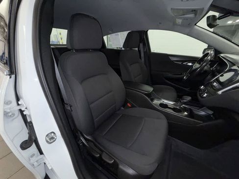 Used 2021 Chevrolet Malibu RS FWD image 16