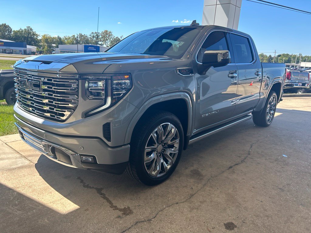 Used 2025 GMC Sierra 1500 Denali w/ Denali Reserve Package AWD/4WD image 4