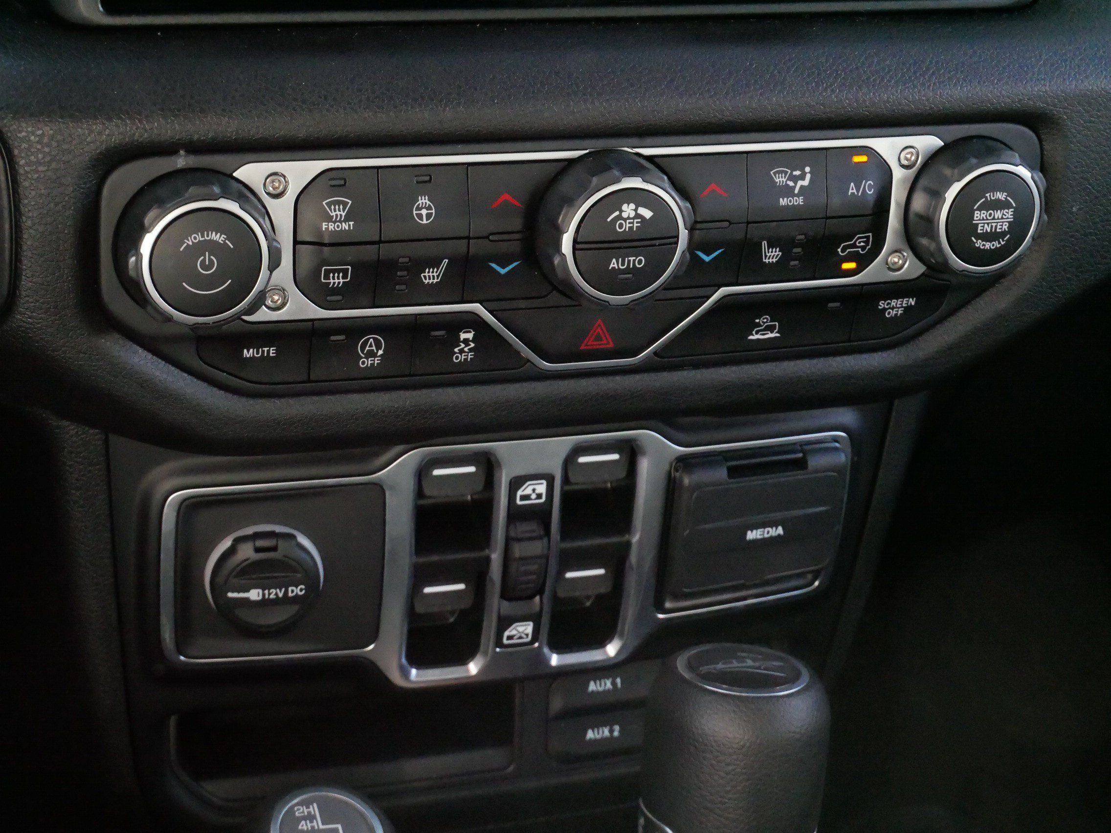 Used 2025 Jeep Gladiator Sport AWD/4WD image 23