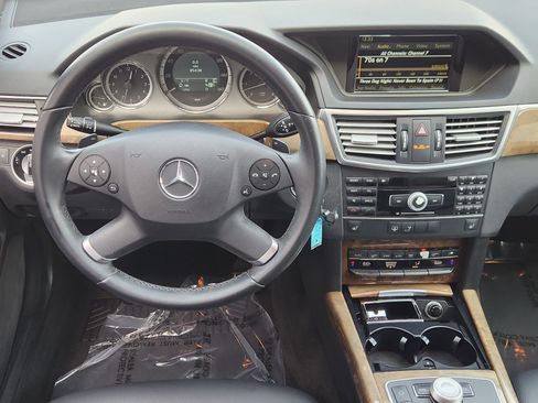 Used 2011 Mercedes-Benz E 350 BlueTEC Sedan image 26