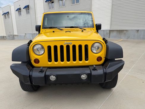 Used 2011 Jeep Wrangler Unlimited Sport AWD/4WD image 2