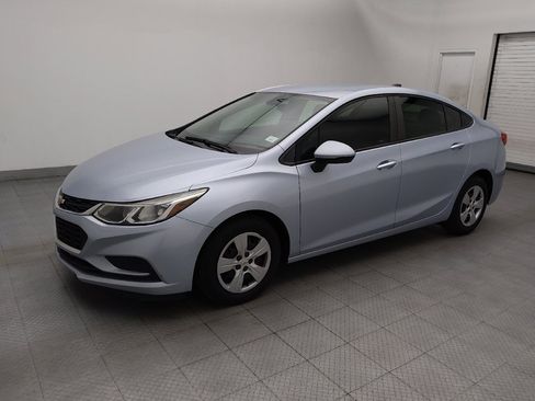 Used 2018 Chevrolet Cruze LS FWD image 2
