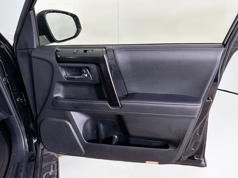 Used 2024 Toyota 4Runner TRD Off-Road Premium image 32