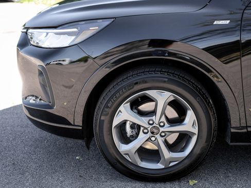 Used 2023 Ford Escape ST-Line w/ Tech Pack #1 image 9