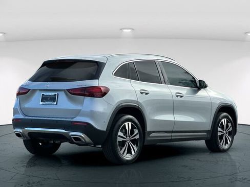 Used 2025 Mercedes-Benz GLA 250 4MATIC image 7