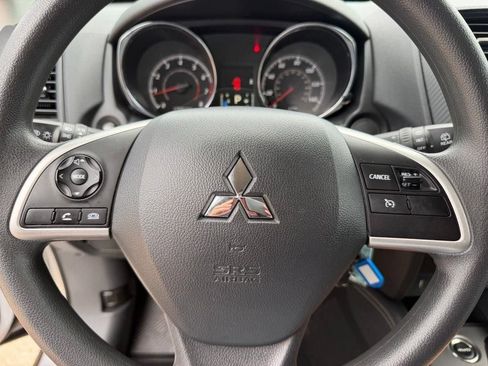 Used 2025 Mitsubishi Outlander Sport ES AWD/4WD image 23